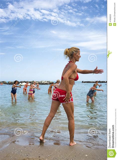 Das objekt ist seit generationen im familienbesitz und hat eine einzigartige unmittelbare strandlage ohne zwischenstrasse mit viel grund rundum. Senioren, Die Eignung Auf Cattoica-Strand, Emilia Romagna ...