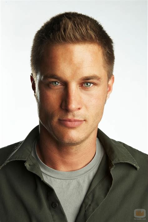 From relative obscurity, his symmetrical features, attenuated body and accompanying bulge. Travis Fimmel: Fotos - FormulaTV