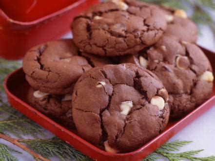 I tried trisha yearwood's incredibly popular snickerdoodle recipe. Trisha Yearwood Christmas Bell Cookies/Foodnetwork. - 100 ...