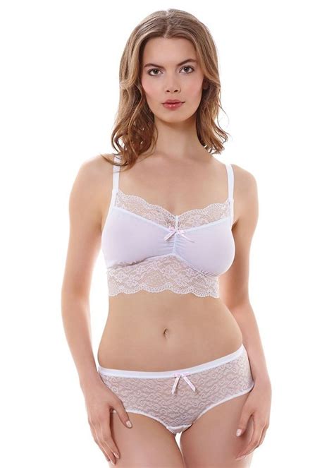 Levi's® бюстгальтер logo tape sports bra. Do bralettes/sports bras give the same amount of coverage ...