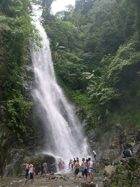 Destinasi wisata alam instagenic karawang untuk getaway singkat kamu philippines independence day 2020 : Jalan - jalan yuu............: Loji Curuk Cigeuntis ...