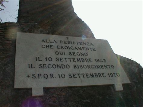 E' diventata virale sui social la clamorosa gaffe della targa dedicata all'ex presidente della repubblica, carlo azeglio ciampi. Roma 19 luglio 1943, 10 settembre 16 ottobre 1943 Roma e ...