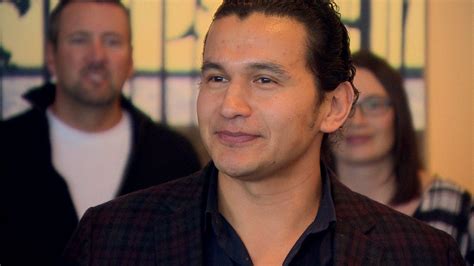 Wabanakwut kinew mla (born december 31, 1981),2 better known as wab kinew, is the leader of the manitoba new democratic party and leader of the opposition in the legislative assembly of. Le premier ministre du Manitoba remet en question la ...