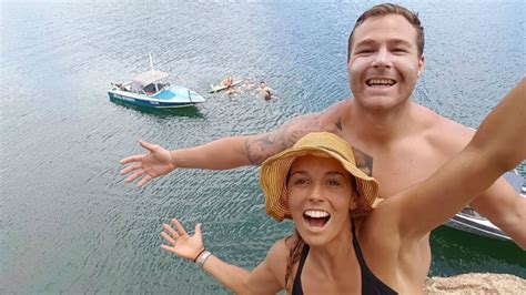 Moment trent merrin breaks his finger playing the cowboys. The best of Sally Fitzgibbons' Instagram | Sporting News ...