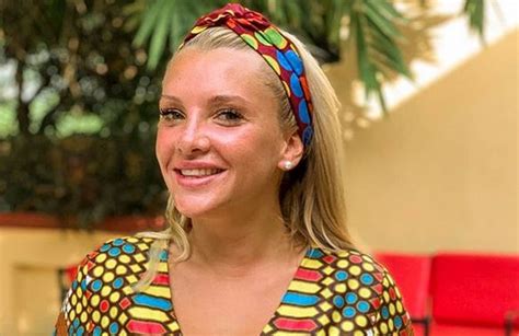 Hey zusammen ihr süssen lieben da ich bin von bachelor 17 freue mich auf neue bekanntschaften kennen lernen bin offen für alles hier ja. Evelyn Burdecki verwirklicht ihr Brunnenpojekt im Senegal ...