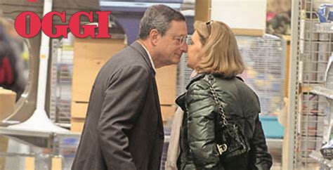 La signora draghi proviene da una famiglia nobile, discendente della sposa del granduca di toscana francesco de' medici, bianca cappello. Mario Draghi duro contro la crisi, tenerissimo con la ...
