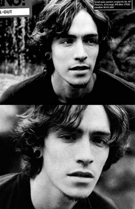 He is best known as the lead vocalist of the am. Brandon Boyd（画像あり）