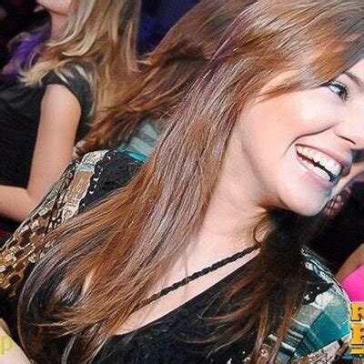 Update information for monique muller ». Monique Müller :) (@niquemuller) | Twitter