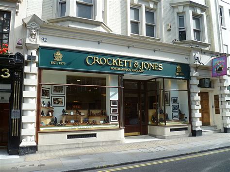 Feel like james bond and rely on the highest quality craftsmanship! "Tweedland" The Gentlemen's club: Crockett and Jones ...