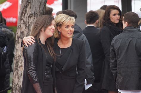 Sophie jovillard , née à lyon en 1973, est une journaliste et animatrice de télévision française. Sophie Thibault, Tapis Rouge Gala Artis 2012, Montréal, 22… | Flickr