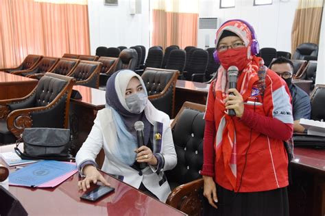 Catatan rapat dapat menunjukkan efisiensi serta efektivitas rapat yang telah berlangsung, sekaligus bertindak sebagai pengingat mengenai apa saja yang telah dibahas atau yang harus dibahas pada pertemuan selanjutnya. RAPAT PARIPURNA PENYAMPAIAN NOTA BUPATI LUMAJANG ATAS ...