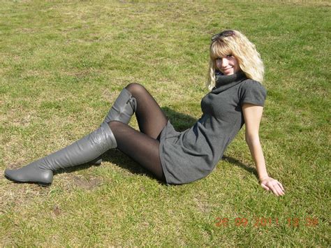 Bukkake for sweet camilla, she swallows a lot. Boots and pantyhose - Hot Naked Pics