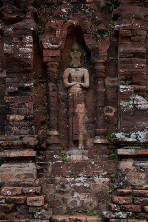 Angkor wat, adalah candi di kamboja, peninggalan kerajaan khmer atau kamboja dan merupakan kompleks kuil agama hindu terbesar di asia tenggara. Rasai Pengalaman Melancong Yang Unik Dengan Kembali Semula ...