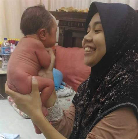 Perubahan dalam waktu tidur tidak hanya terbentuk, tetapi mesti dilatih lebih awal sehingga nanti bayi akan dapat tidur lebih kerap. Bayi Baharu Lahir Menangis Bukan Sebab Lapar Sahaja ...