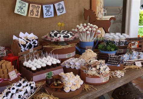 Enjoy a fun, frugal birthday party for kids with these easy food, game and decor ideas for a westeran birthday party! Dulce Design: Cowboy Party