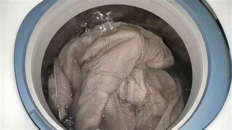 If you plan to machine wash your down, wash it separately regardless of size. (WA48H7400AW) SAMSUNG TUTORIAL AWESOME WASH ACTION SAMSUNG ...