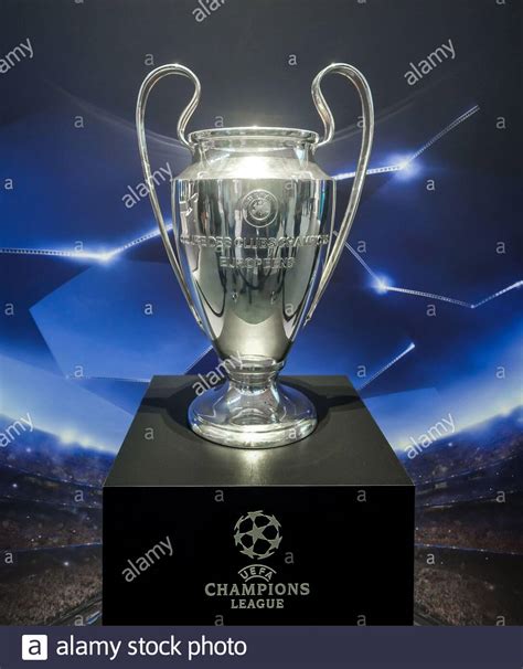 Stream every upcoming uefa champions league match live! Fußball Liga Pokal Stockfotos & Fußball Liga Pokal Bilder ...