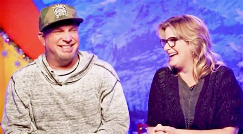 See more of trisha yearwood on facebook. You'll Never Believe What Trisha Yearwood Convinced Garth Brooks To Wear - Country Music Nation