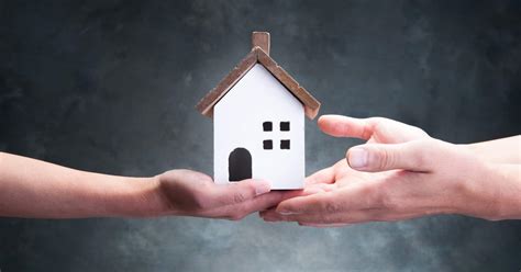 Gegebenenfalls können schenkungen auch in einzelnen im schenkungsvertrag werden keine direkten gegenleistungen vereinbart. Erbrecht: Schenkung eines Hauses - Alles Infos | Vermietet.de