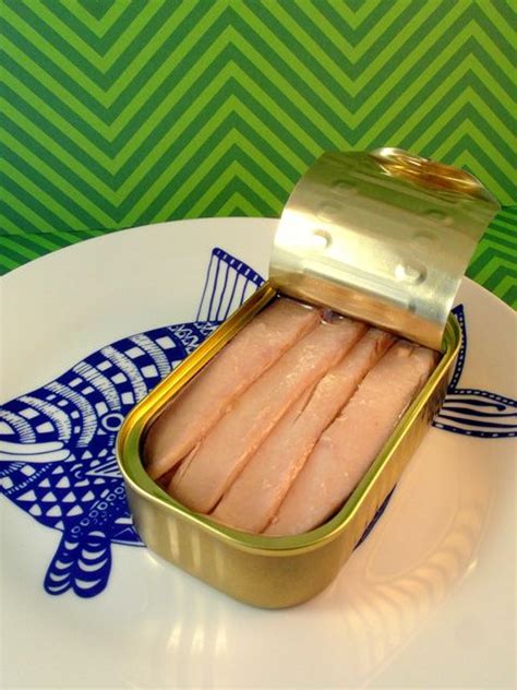 Epa and dha are the crucial macronutrients inside. Minerva - Ventresca Tuna in Olive Oil: inside the can ...