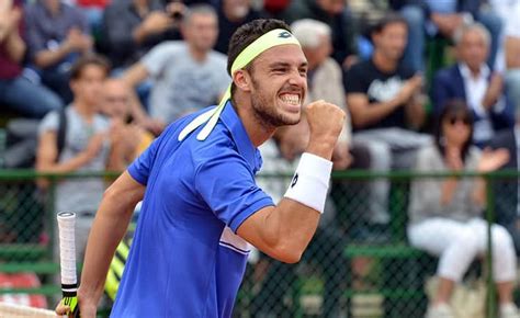 Cecchinatotv_ live ogni sera dalle 20! ATP Budapest: Prima gioia in carriera per Marco Cecchinato ...