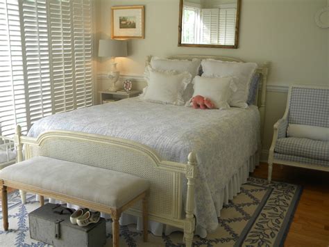 Try out our themes and style for creating an elegant master bedroom design. Glamorous settee bench in Bedroom Transitional with Pallet ...