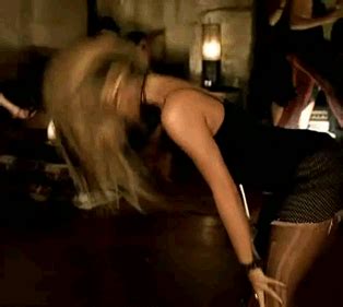 Mega geiler orgasmus mit user. Shake It Like Shakira (40 gifs)