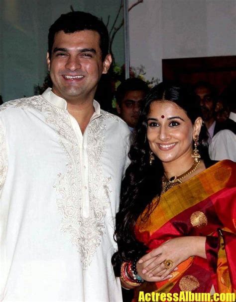 Decoding bollywood actresses wedding looks. Bollywood Actress Vidya Balan Wedding Photos - Actress Album