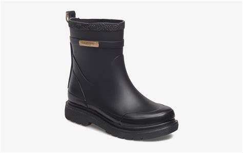 It's the ilse jacobsen hornbæk icon that our customers keep buying. Short Rubber Boots (Black) (480 kr) - Ilse Jacobsen ...