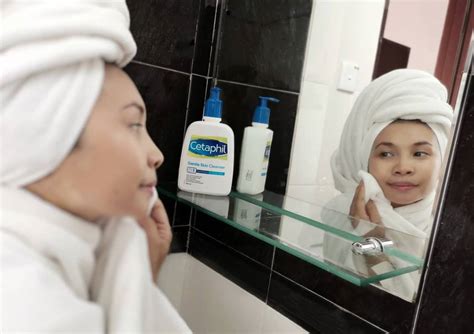 Jika anda berencana mencuci muka setiap hari sesuai kebutuhan kulit, belilah produk berkemasan besar agar tidak mencuci wajah adalah perawatan rutin yang sebaiknya dilakukan setiap orang. Review Pencuci CETAPHIL bukan sekadar cleanser biasa