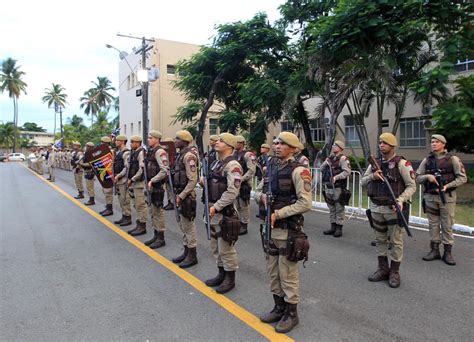 Idoso de 69 anos é preso na bahia acusado de homicídio no piauí. Homenagens marcam os 193 anos da Polícia Militar da Bahia ...
