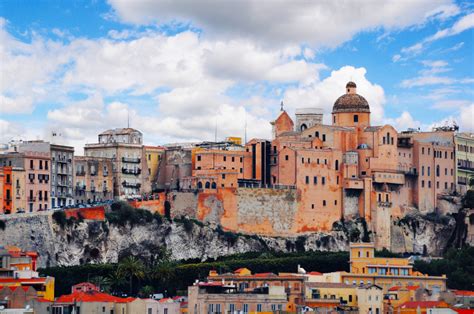 Caralis) is the capital city of the italian island of sardinia. Cagliari - die maritime Metropole | Inside Sardinien