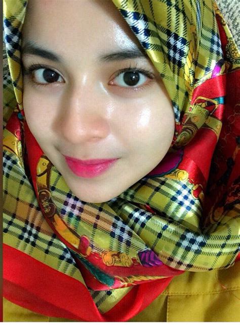 Cwek ber'hijab ganti baju celana di semak\. Hijab Cantik & Manis (@JilbabJelita) | Twitter | Wanita ...