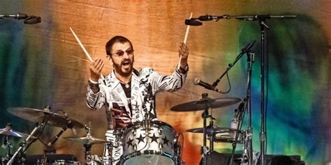 Die deutsche übersetzung von yesterday und andere the beatles lyrics und videos findest du kostenlos auf songtexte.com. Beatles-Schlagzeuger Ringo Starr spielt solides Konzert in ...