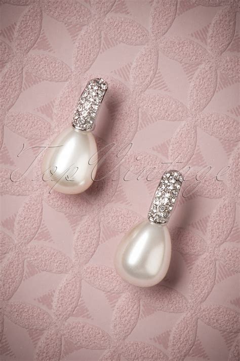 We would like to thank each and every one for sharing their precious work and their passion for design and pearls. 50s Sparkly Pearl Earrings in Cream