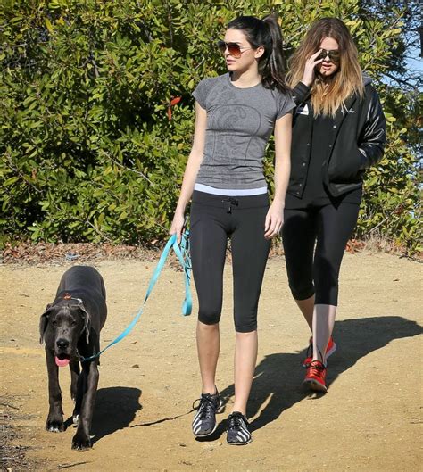 Squatting for that juicy fitness booty! Kendall Jenner - Candids Cameltoe in Los Angeles | Hot Celebs