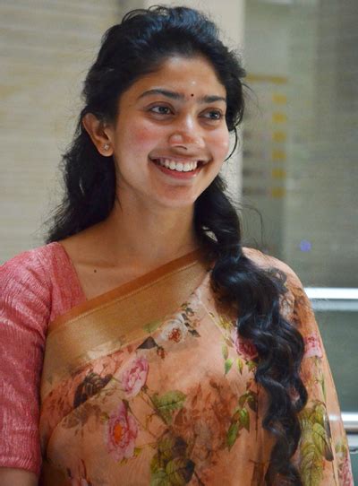 Sai pallavi with her mother exclusive visuals at shyam singha roy movie launch | ms entertainments. Sai Pallavi: Thank you Dhanush for being a mentor and a ...