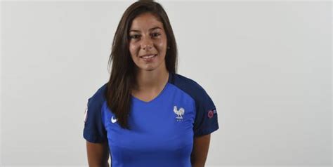 Lara dickenmann a été élue meilleure joueuse suisse lundi à sarnen. Foot - Euro U19 (Femmes) - Clara Mateo (équipe de France ...
