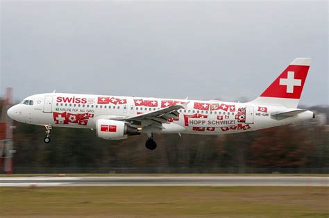 Aber nun ein bißchen hopp! Hopp Schwiiz Airbus A320 (UEFA Euro08)