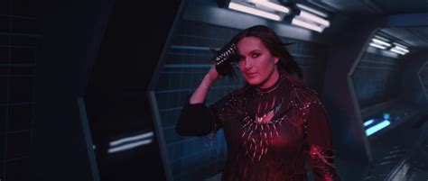 Grey's è in pausa per l'estate da nemmeno una settimana e lei è già di nuovo in televisione! Mariska Hargitay as 'Justice' in Taylor Swift's "Bad Blood ...