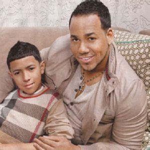 Es normal que las seguidoras de romeo santos se derritan por el cantante de bachata en todos sus conciertos. Meet Romeo Santo Son, Alex Damian Santos: Everything About Him