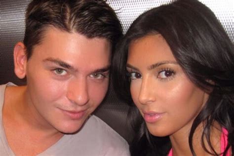 Follower darauf aufmerksam machen, wie wichtig es ist, seine natürliche schönheit zu schätz Kim Kardashian Ungeschminkt : Kim Kardashian Schickt Ihr ...