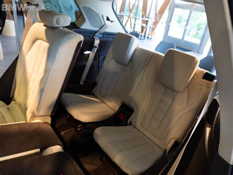 Bmw originally planned to offer a third row and 7 seats for the x5 in december 2018, then pushed it back to february 2019. First look at the third-row seat in the new BMW X5