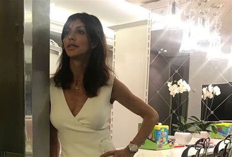 Женщина взяла на себя хлопоты по дому, заботу о внуках. Алиса Аршавина опубликовала редкие фото супруга с дочкой ...