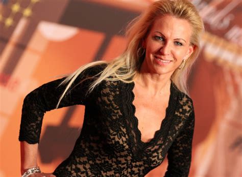 Nun legt die ex des schlagersängers nach: So hat Michael Wendler damals Claudia Norberg den Antrag ...