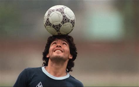 Dibujo del gol de messi que dejó a cristiano ronaldo de rodillas. Maradona: "Sueño con marcar otro gol a los ingleses, con ...