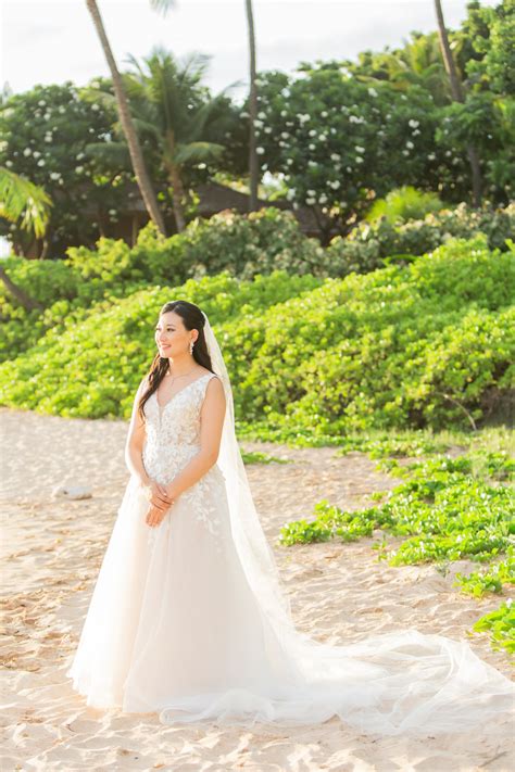 Perfect for luau parties, tropical hawaiian, safari party, beach theme, wedding, birthday, jungle theme, tiki parties home decorations:put these palm leaves in a vase and decorate it in the study room, or you can pick up the photo frame and hang it in the living room. Maui Wedding Photography | Maui Weddings