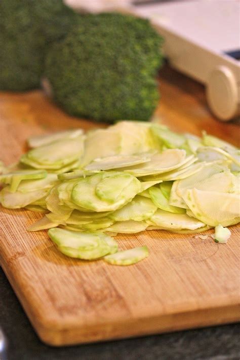 Add the broccoli florets to a steaming basket and place it over a pot with boiling water. Broccoli Chips | Broccoli recipes, Vegan main dishes, Healthy snacks