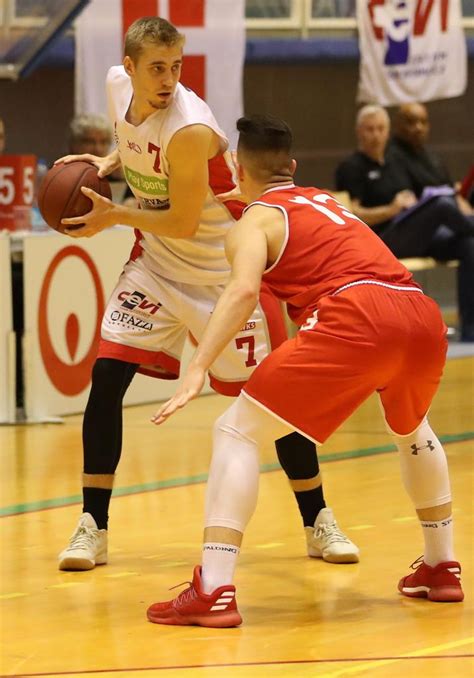 Tonight, the antwerp giants will play against donar groningen, for the last game in the group phase of the europe cup. "Iedereen voor de spiegel" (Gent) - Het Nieuwsblad