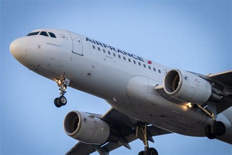 TXL Abschiedsflug - letzter Flug ab Tegel wird von Air ...